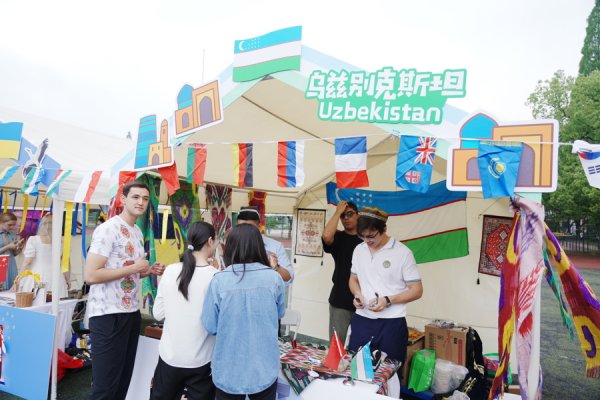 专业的网上股票配资 上师大举办国际文化节，情景体验多元文化魅力